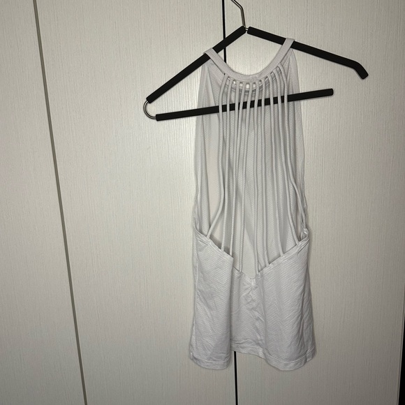 Strappy back Lorna Jane women’s workout tank EUC - Picture 2 of 2